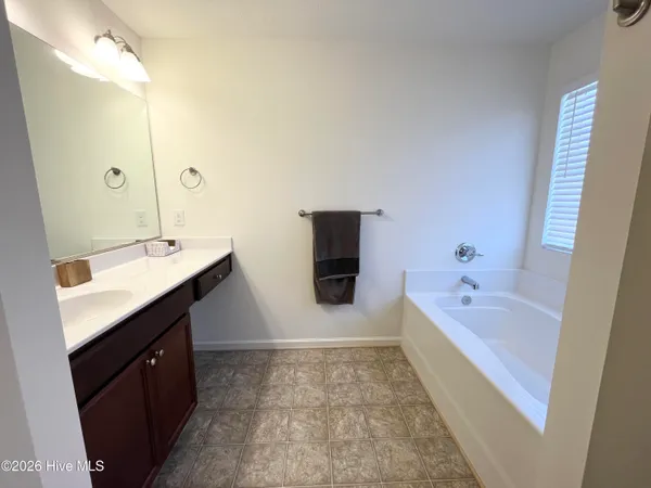 $2,517 | 3428 Crow Pt Way, Elizabeth City, NC 27909