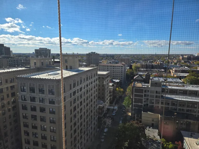 $2,000 | 2909 North Sheridan Road, Unit 1810, Chicago, IL 60657