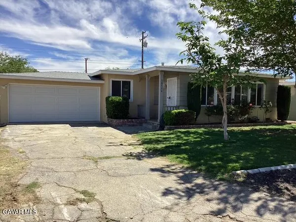 $2,600 | 38594 Friendly Avenue, Palmdale, CA 93550