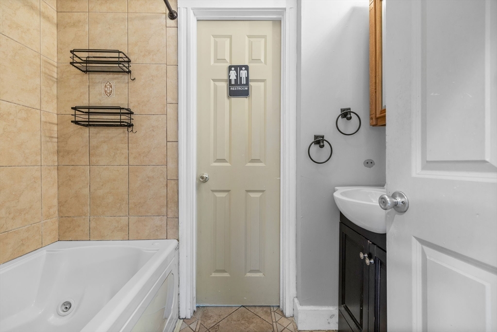 113 Lonsdale Street, Unit 2 Boston, MA 02124 - Photo 14 of 21
