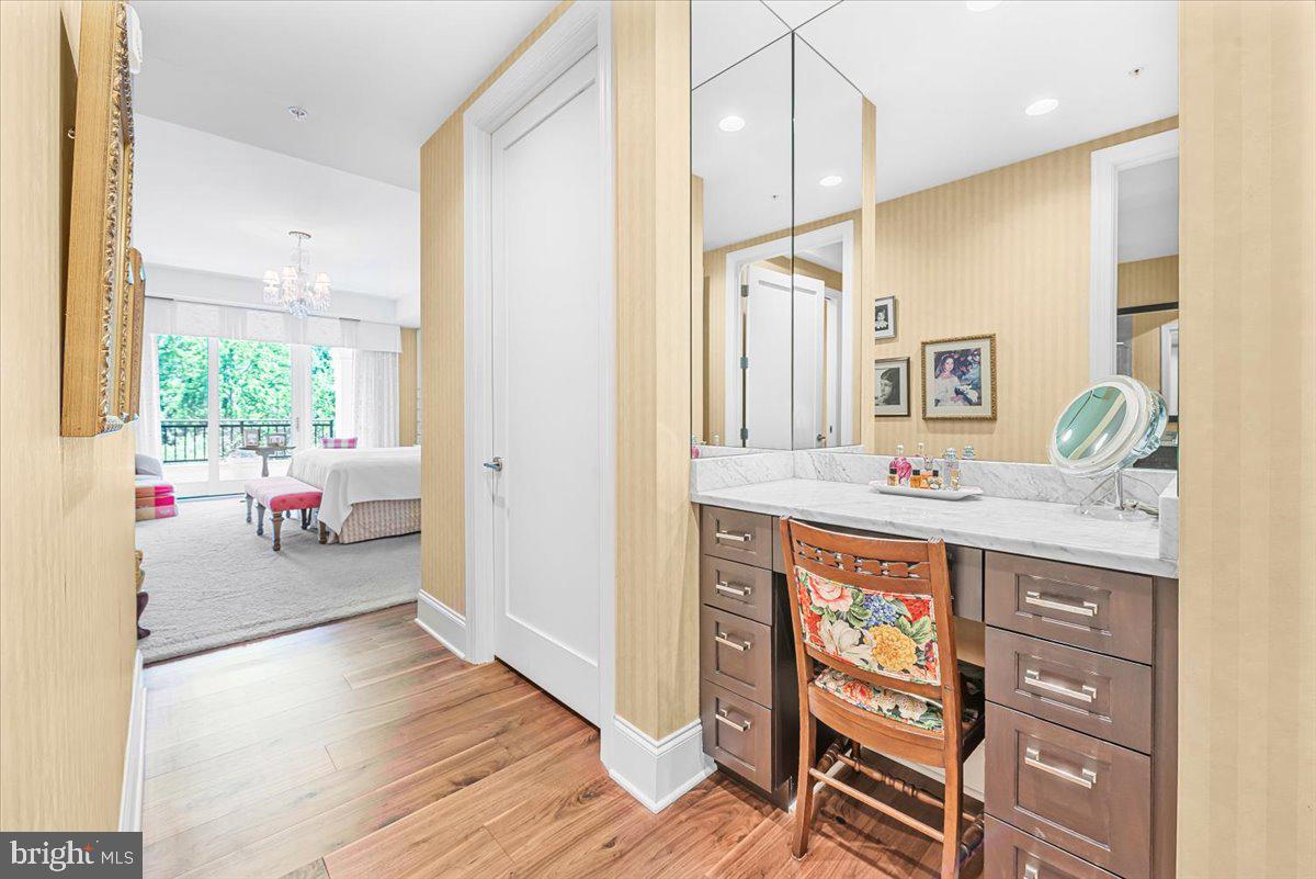 8111 River Road, Unit 131 Bethesda, MD 20817 - Photo 26 of 59 Owners' Suite dressing area