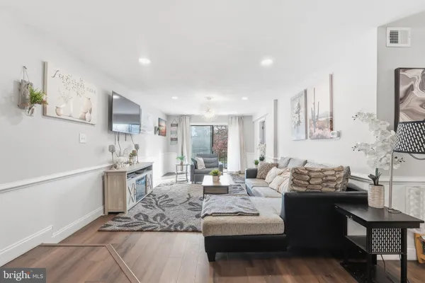 $243,000 | 13205 Dairymaid Drive, Unit 63, Germantown, MD 20874