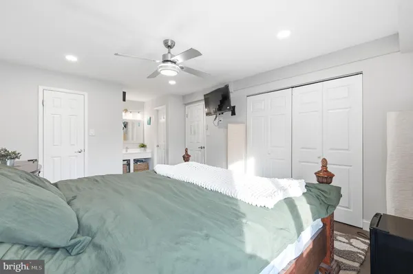 $243,000 | 13205 Dairymaid Drive, Unit 63, Germantown, MD 20874