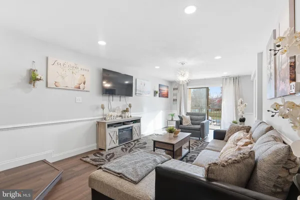 $243,000 | 13205 Dairymaid Drive, Unit 63, Germantown, MD 20874