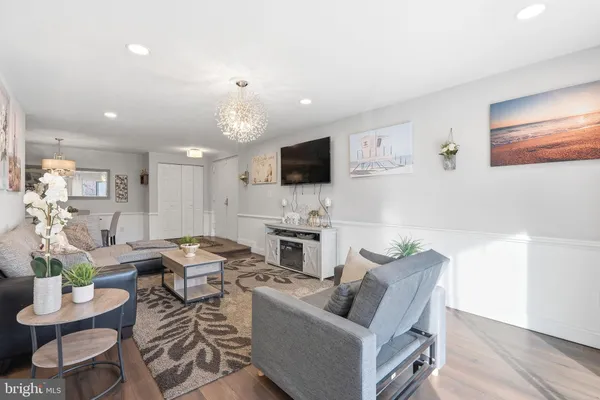 $243,000 | 13205 Dairymaid Drive, Unit 63, Germantown, MD 20874