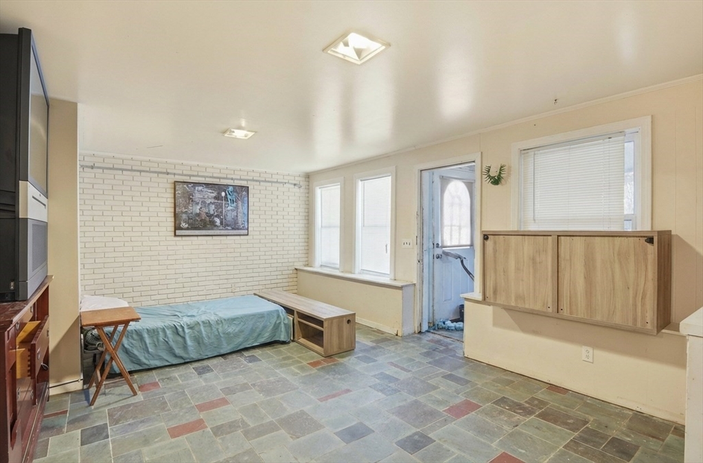 748 Ashby State Road Fitchburg, MA 01420 - Photo 21 of 38