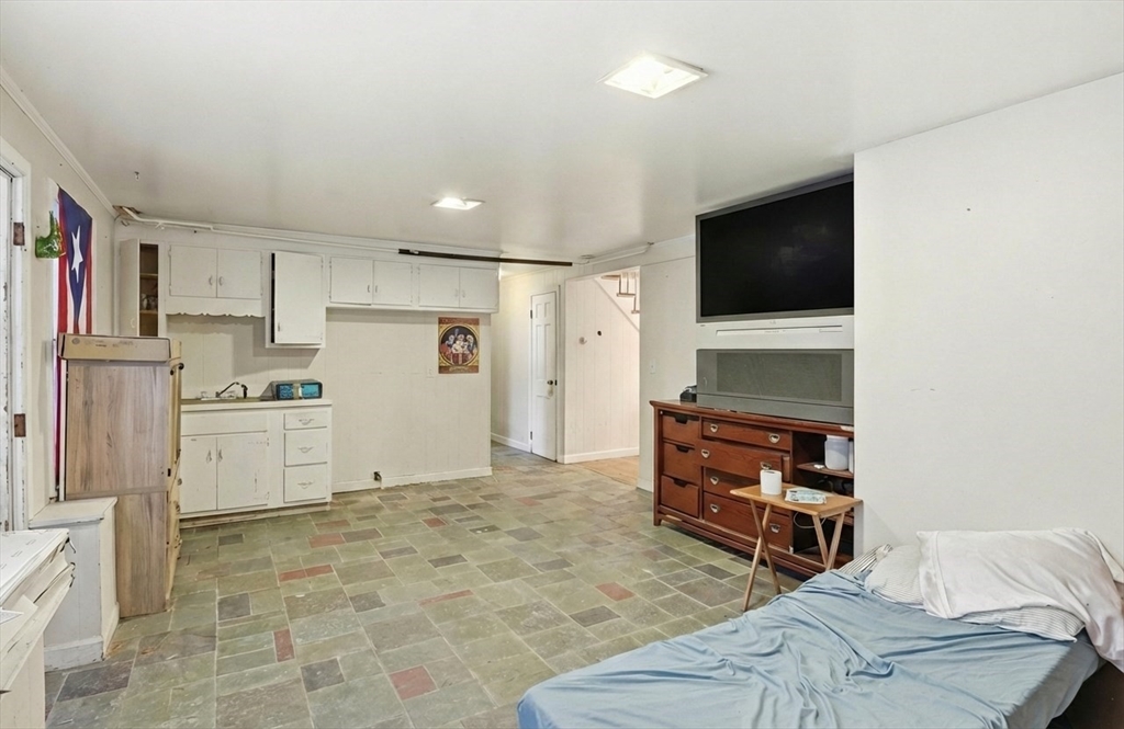 748 Ashby State Road Fitchburg, MA 01420 - Photo 23 of 38