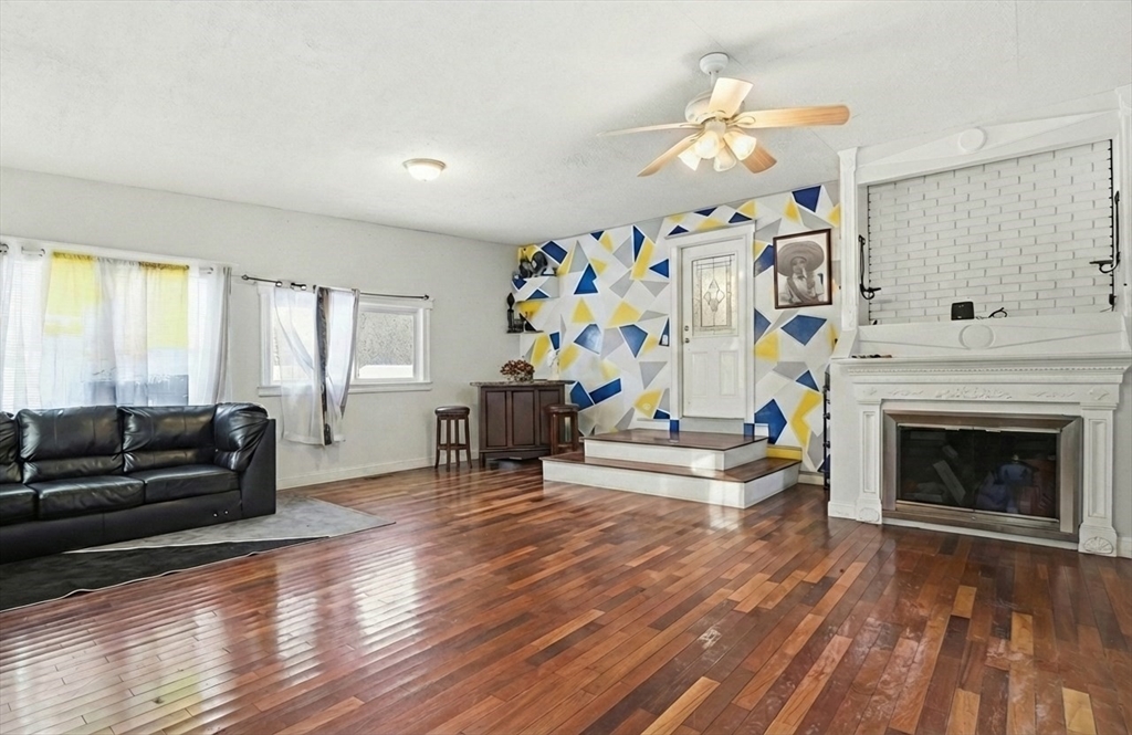 748 Ashby State Road Fitchburg, MA 01420 - Photo 10 of 38