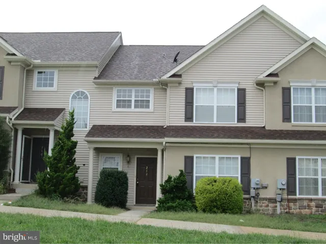 $2,000 | 212 Silk Drive, West Reading, PA 19611