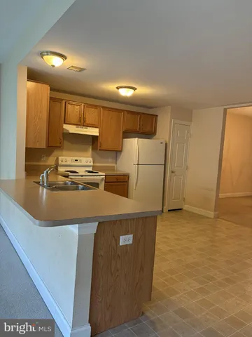 $2,000 | 212 Silk Drive, West Reading, PA 19611