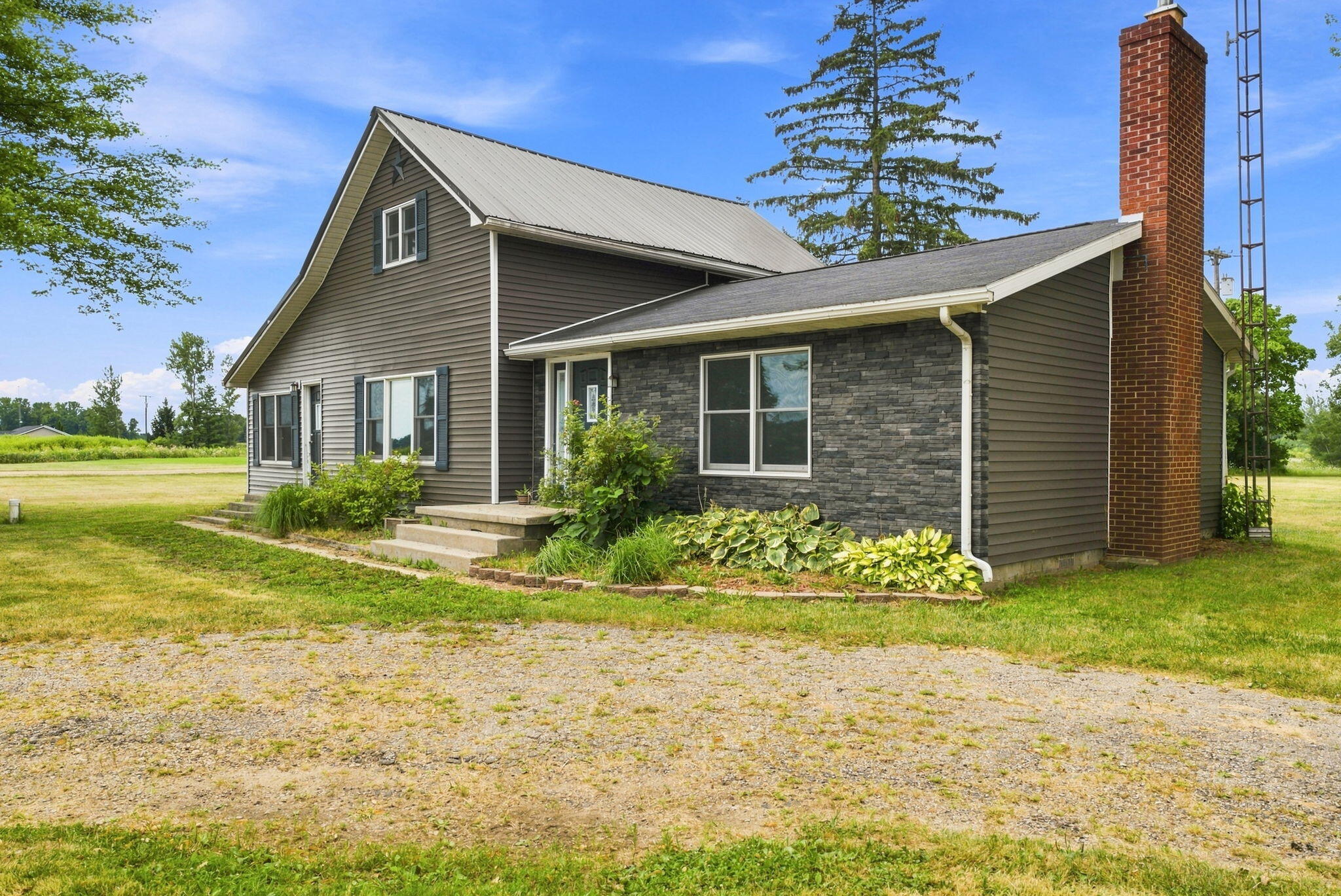 3951 North Van Dyke Road Decker, MI 48426 - Photo 7 of 28 Sideyard
