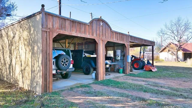 a view of a park with basketball court