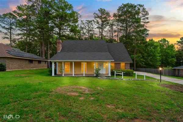 $350,000 | 121 Deer Lane, Mansfield, LA 71052