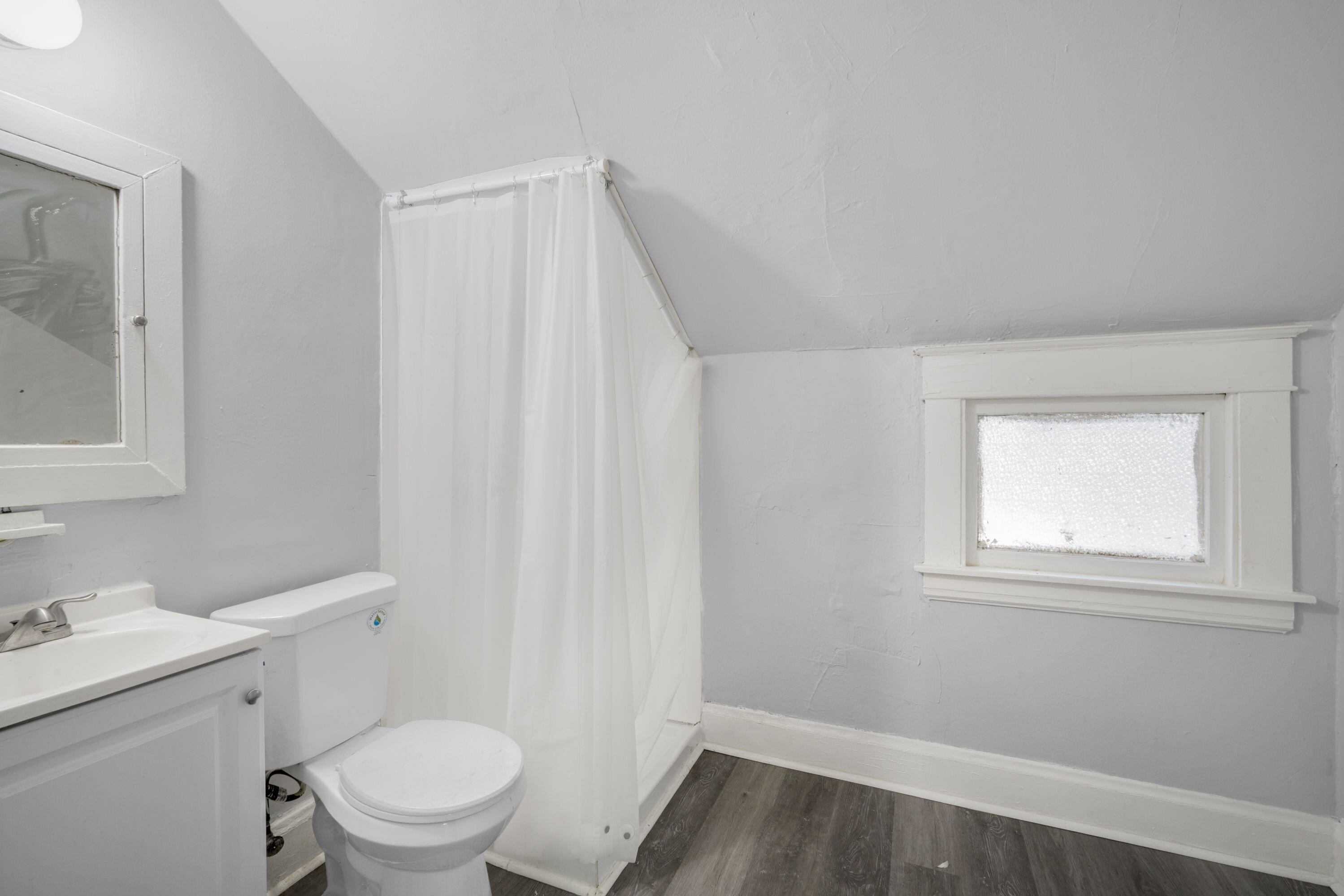 5622 North 36th Street Milwaukee, WI 53209 - Photo 15 of 21 15_imgDSC00053