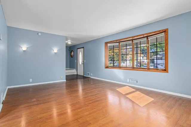 $329,000 | 6019 Zenith Avenue North, Brooklyn Center, MN 55429