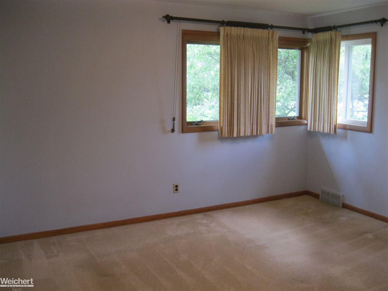 47576 Shelby Road Utica, MI 48317 - Photo 23 of 44 31320274-22.JPG