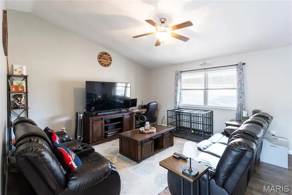 $220,000 | 16650 Walnut Drive, Plato, MO 65552