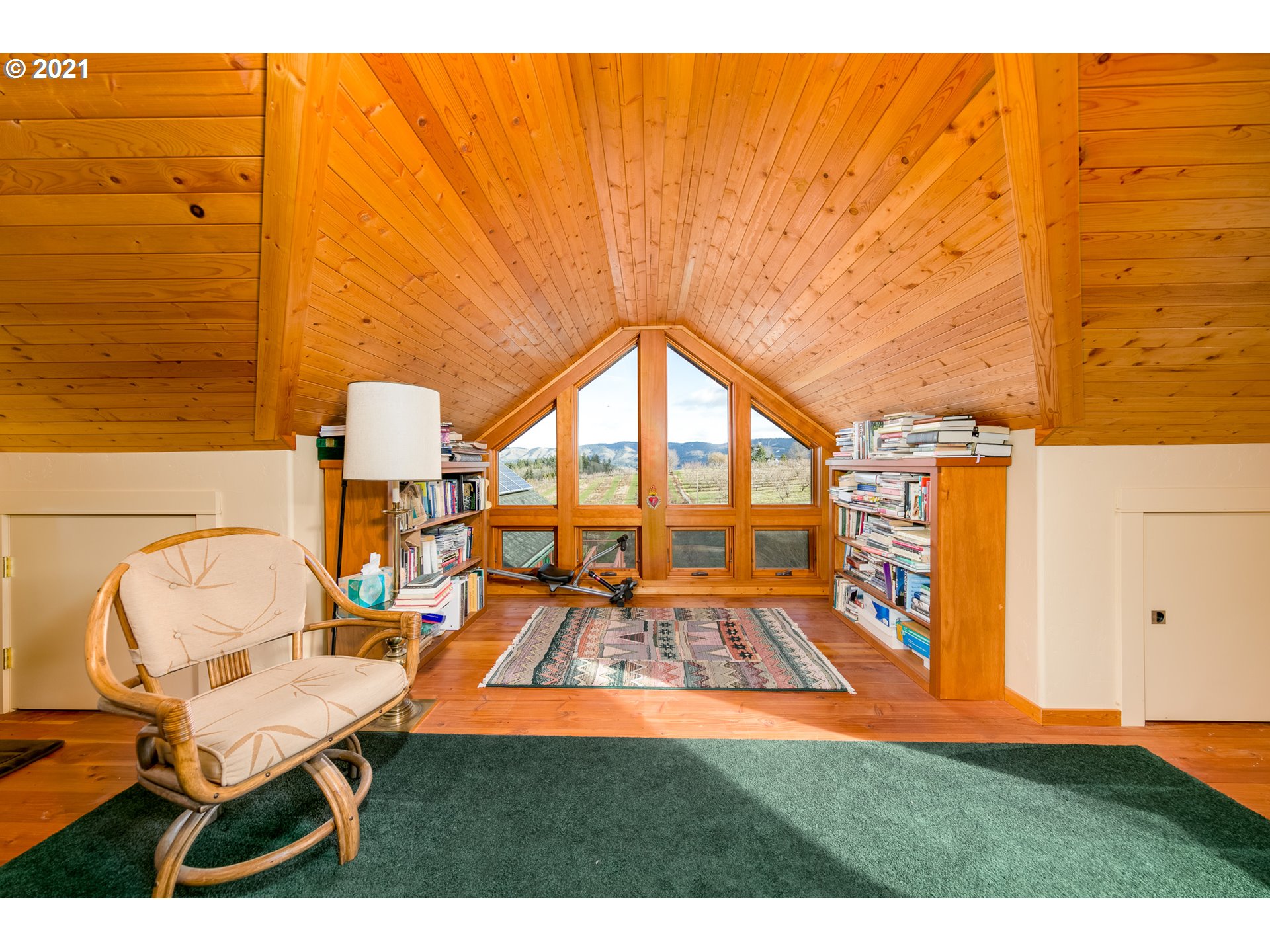 3301 Kollas Road Hood River, OR 97031 - Photo 16 of 31 Gallery Image 16