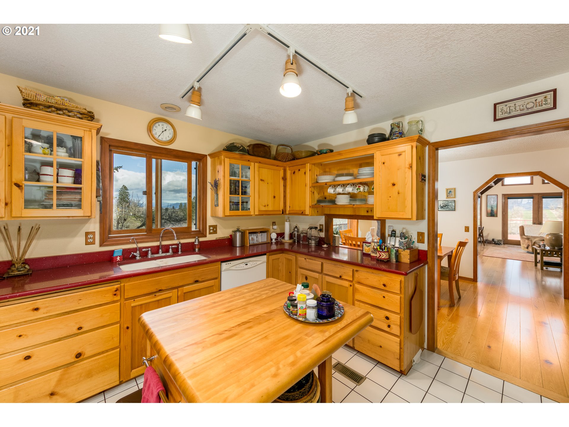 3301 Kollas Road Hood River, OR 97031 - Photo 9 of 31 Gallery Image 9