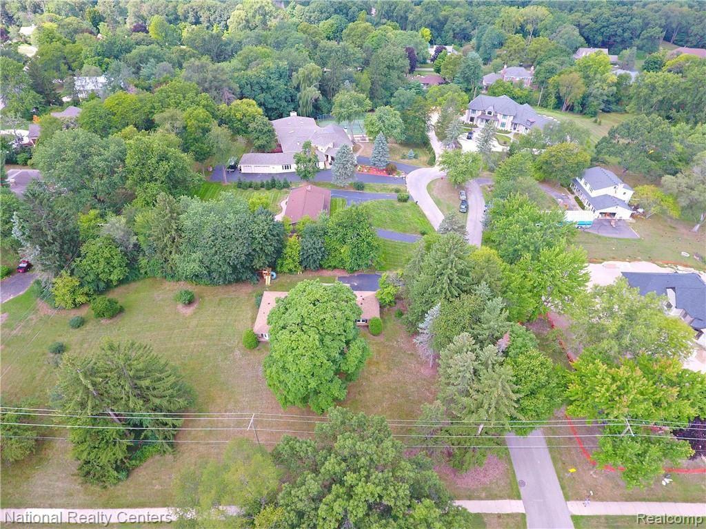 6310 Franklin Road Bloomfield Hills, MI 48301 - Photo 24 of 28 Franklin Rd Front Aerial.jpg