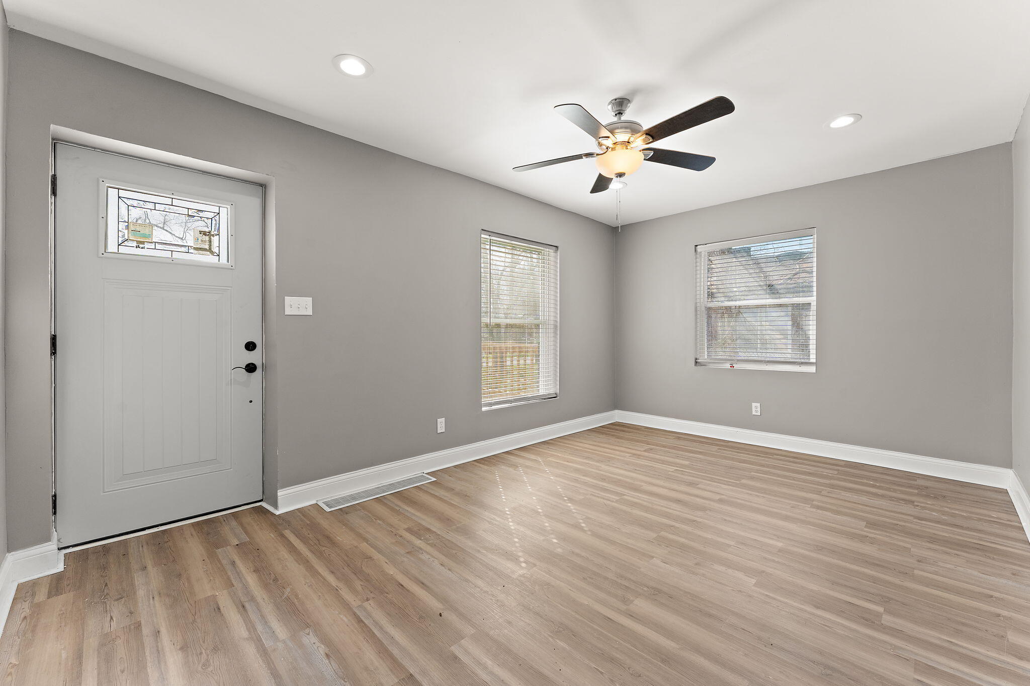 700 Ralston Street Gary, IN 46406 - Photo 7 of 27 2048x1365