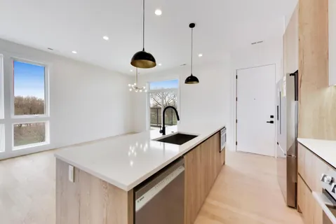 $625,000 | 1244 North Kedzie Avenue, Unit 4, Chicago, IL 60651