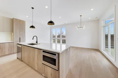 $625,000 | 1244 North Kedzie Avenue, Unit 4, Chicago, IL 60651