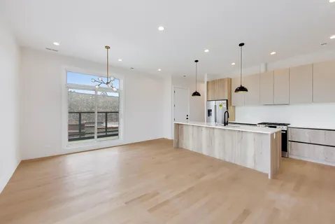 $625,000 | 1244 North Kedzie Avenue, Unit 4, Chicago, IL 60651