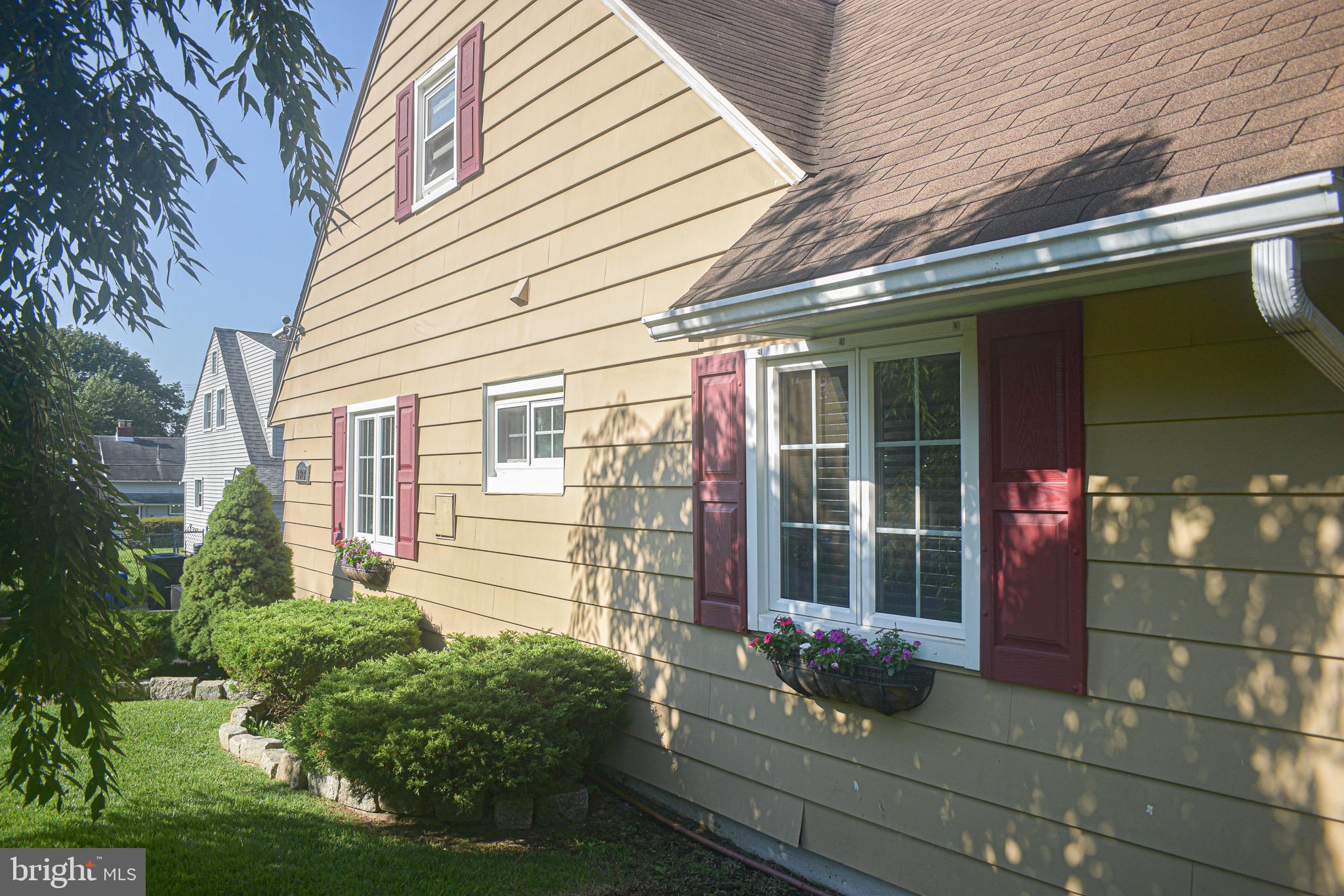9302 Andover Road Philadelphia, PA 19114 - Photo 2 of 31 Gallery Image 2
