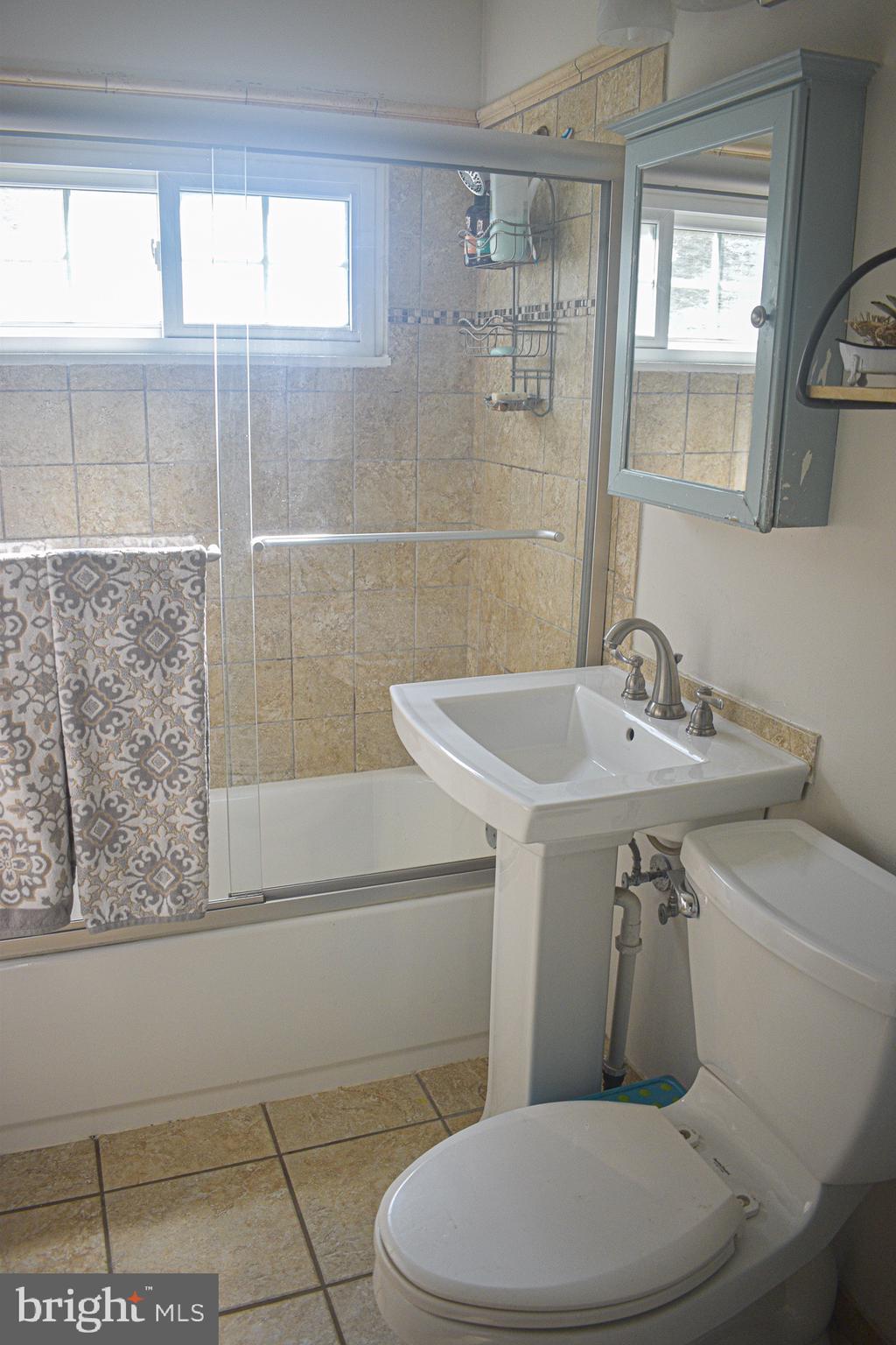 9302 Andover Road Philadelphia, PA 19114 - Photo 12 of 31 Gallery Image 12