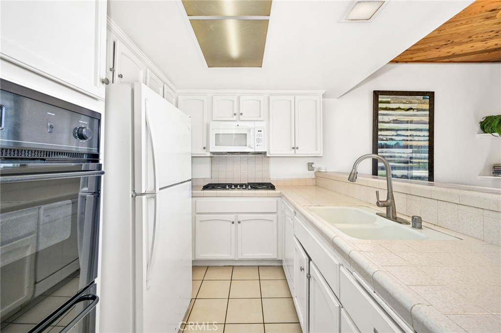 4103 Seashore Drive Newport Beach, CA 92663 - Photo 27 of 62