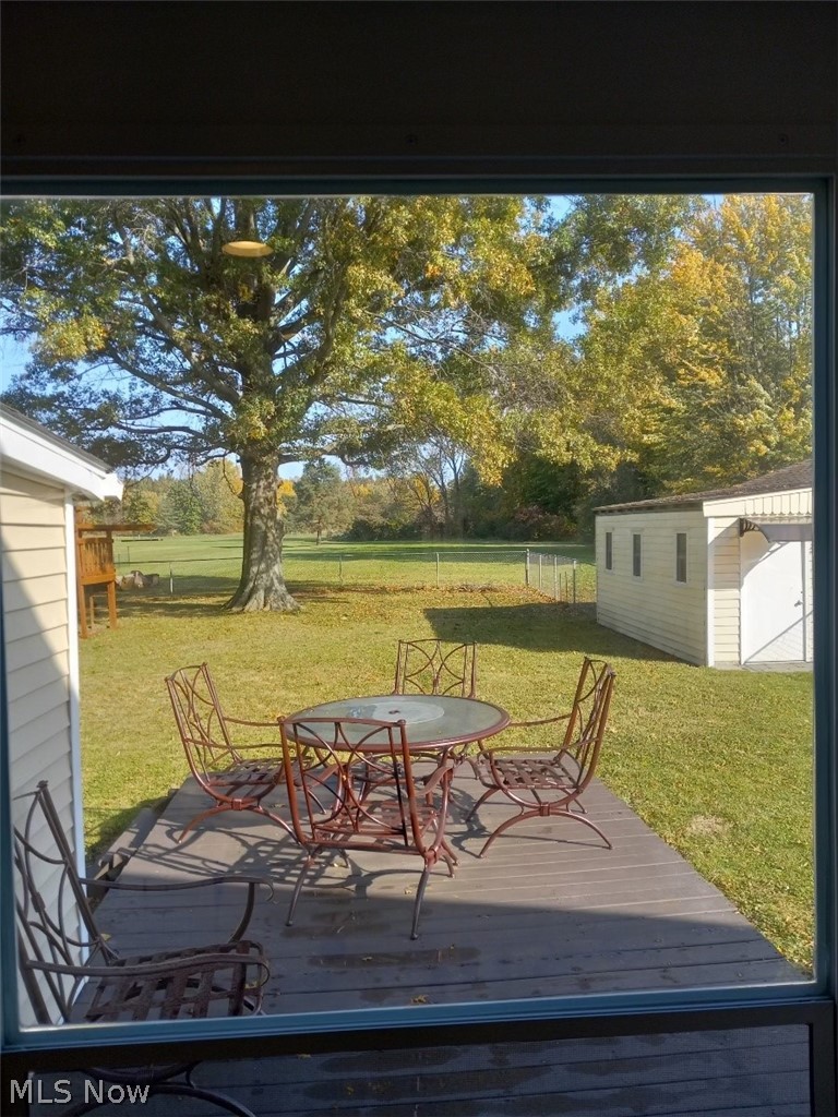 45320 Telegraph Road Elyria, OH 44035 - Photo 29 of 33 Back patio deck