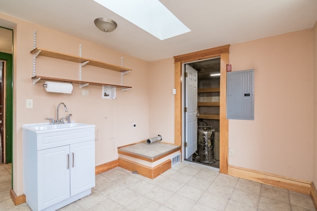 110 Old Amherst Road Sunderland, MA 01375 - Photo 23 of 41 a spacious bathroom with a tub and a sink
