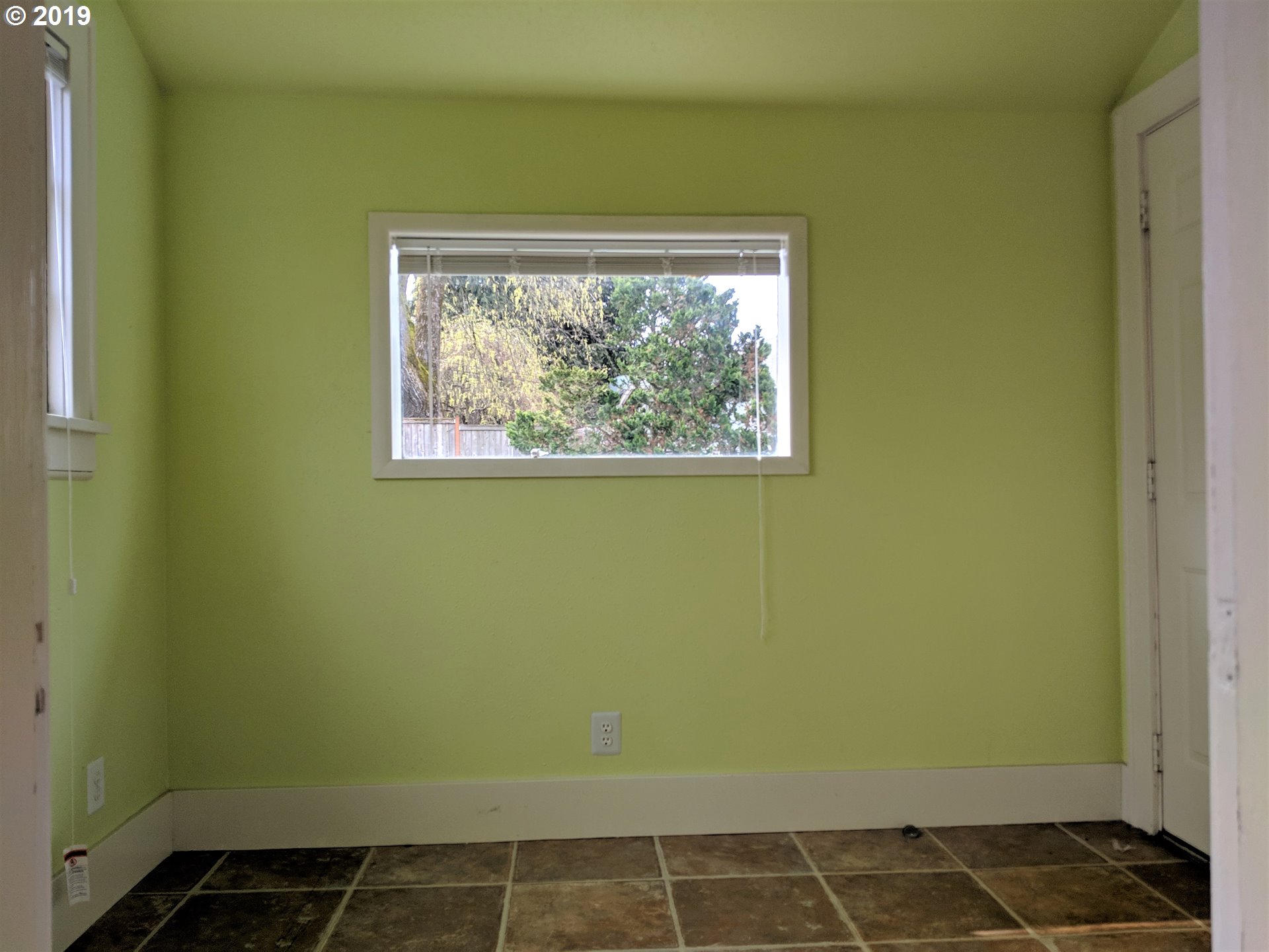 706 Southwest Taylors Ferry Road Portland, OR 97219 - Photo 3 of 8 Gallery Image 3