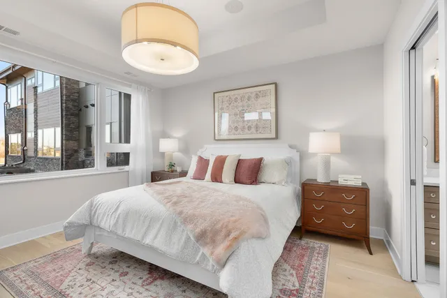 $960,000 | 1 Hill Farm Court, Unit 107, North Oaks, MN 55127