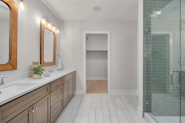 $960,000 | 1 Hill Farm Court, Unit 107, North Oaks, MN 55127