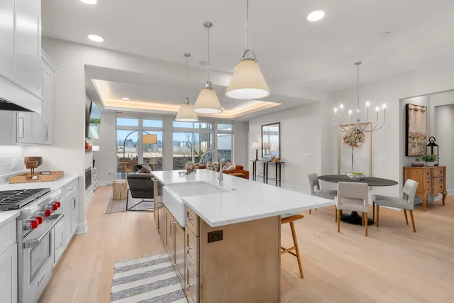 $960,000 | 1 Hill Farm Court, Unit 107, North Oaks, MN 55127