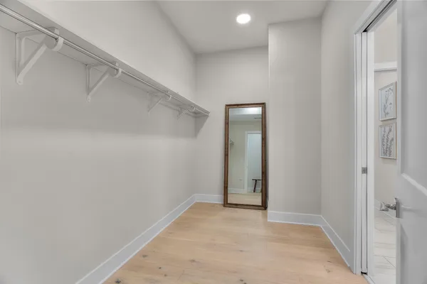 $960,000 | 1 Hill Farm Court, Unit 107, North Oaks, MN 55127