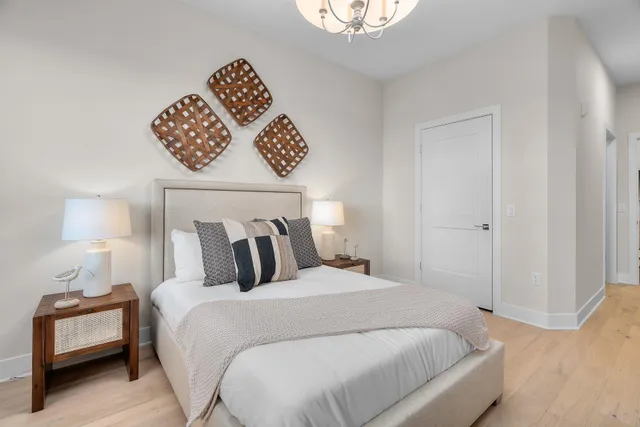 $960,000 | 1 Hill Farm Court, Unit 107, North Oaks, MN 55127