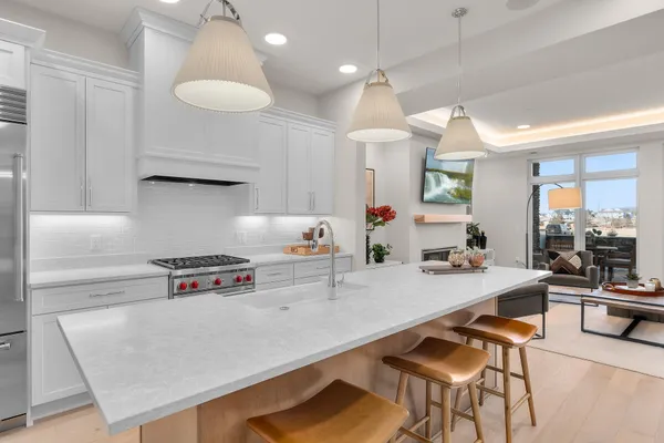 $960,000 | 1 Hill Farm Court, Unit 107, North Oaks, MN 55127