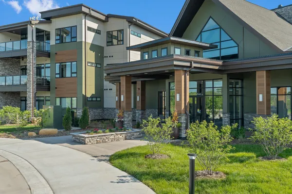 $960,000 | 1 Hill Farm Court, Unit 107, North Oaks, MN 55127