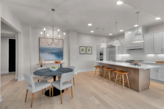 $960,000 | 1 Hill Farm Court, Unit 107, North Oaks, MN 55127