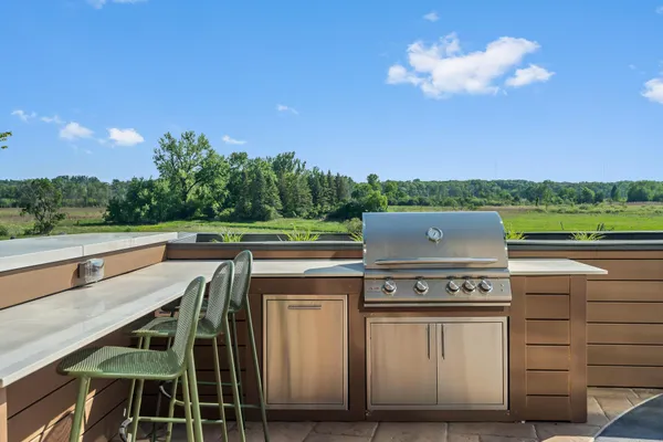 $960,000 | 1 Hill Farm Court, Unit 107, North Oaks, MN 55127