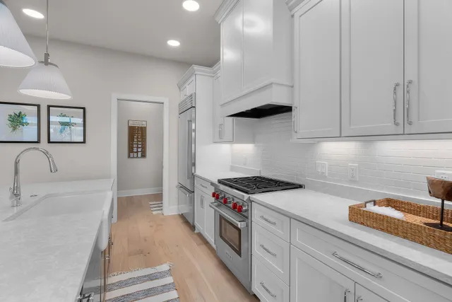 $960,000 | 1 Hill Farm Court, Unit 107, North Oaks, MN 55127