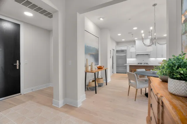 $960,000 | 1 Hill Farm Court, Unit 107, North Oaks, MN 55127