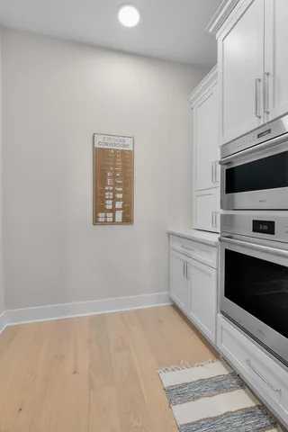 $960,000 | 1 Hill Farm Court, Unit 107, North Oaks, MN 55127