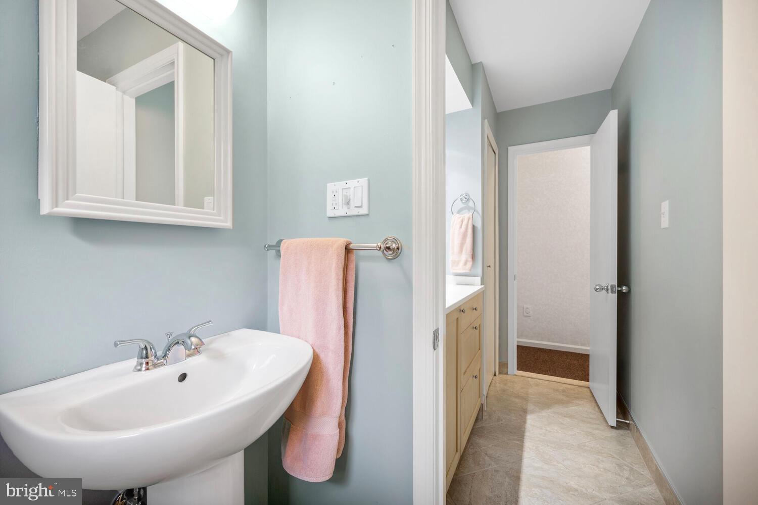 7906 Ivymount Terrace Potomac, MD 20854 - Photo 33 of 41 Hall Bath separate sink