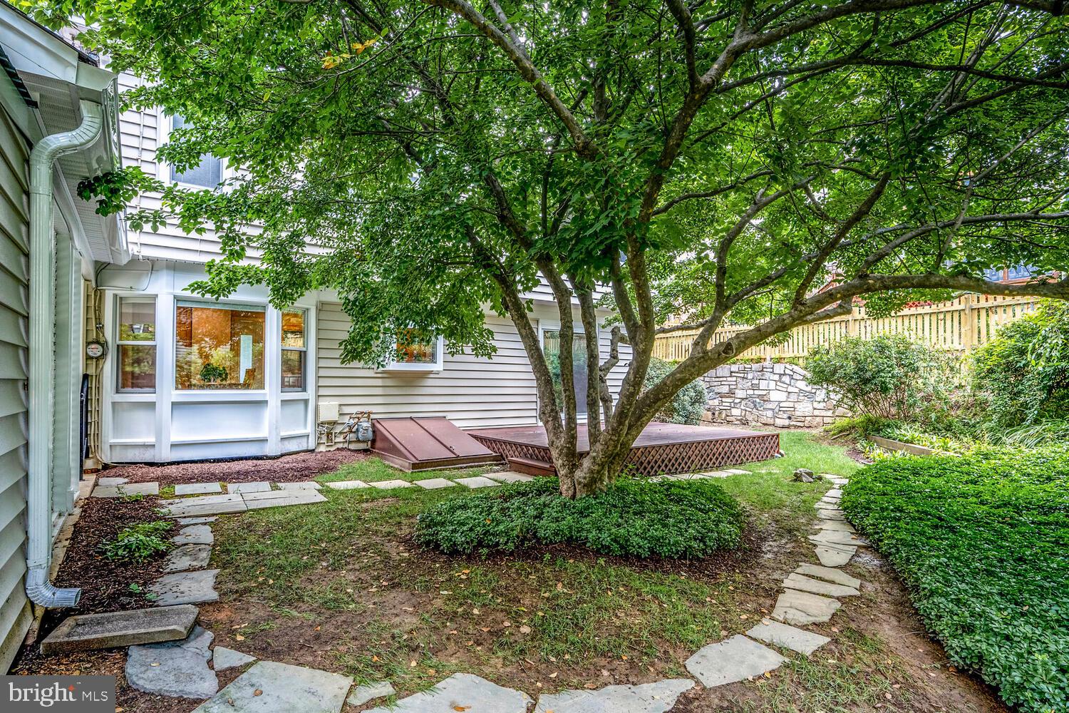 7906 Ivymount Terrace Potomac, MD 20854 - Photo 41 of 41 View of back of house