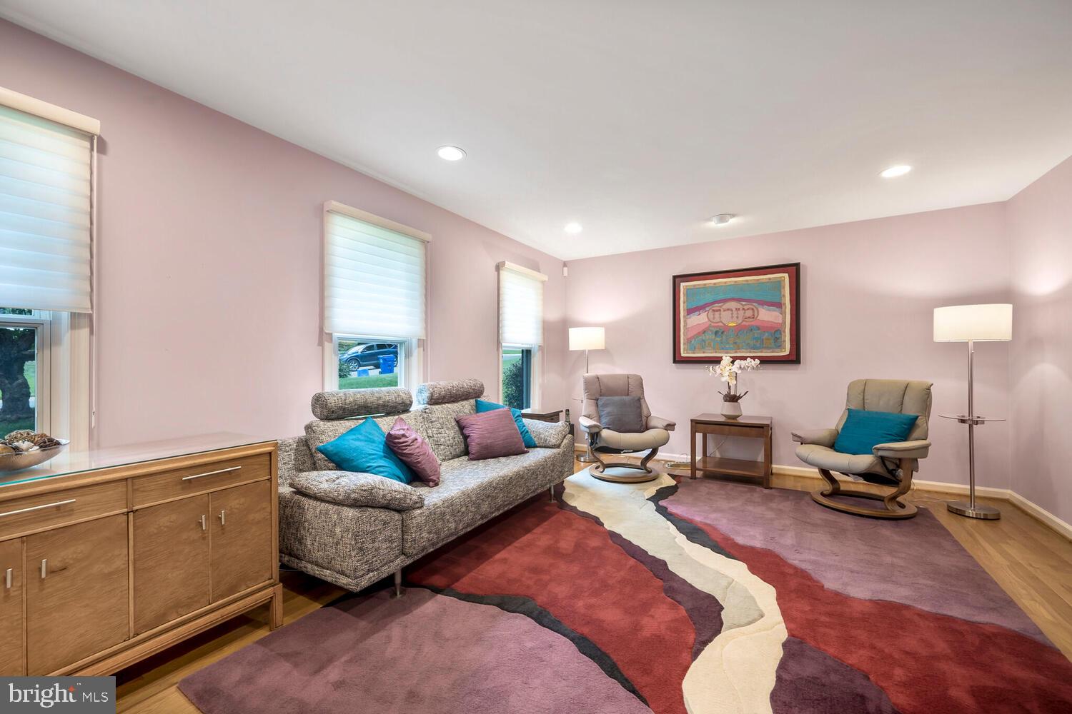 7906 Ivymount Terrace Potomac, MD 20854 - Photo 6 of 41 Living Room w/window treatments