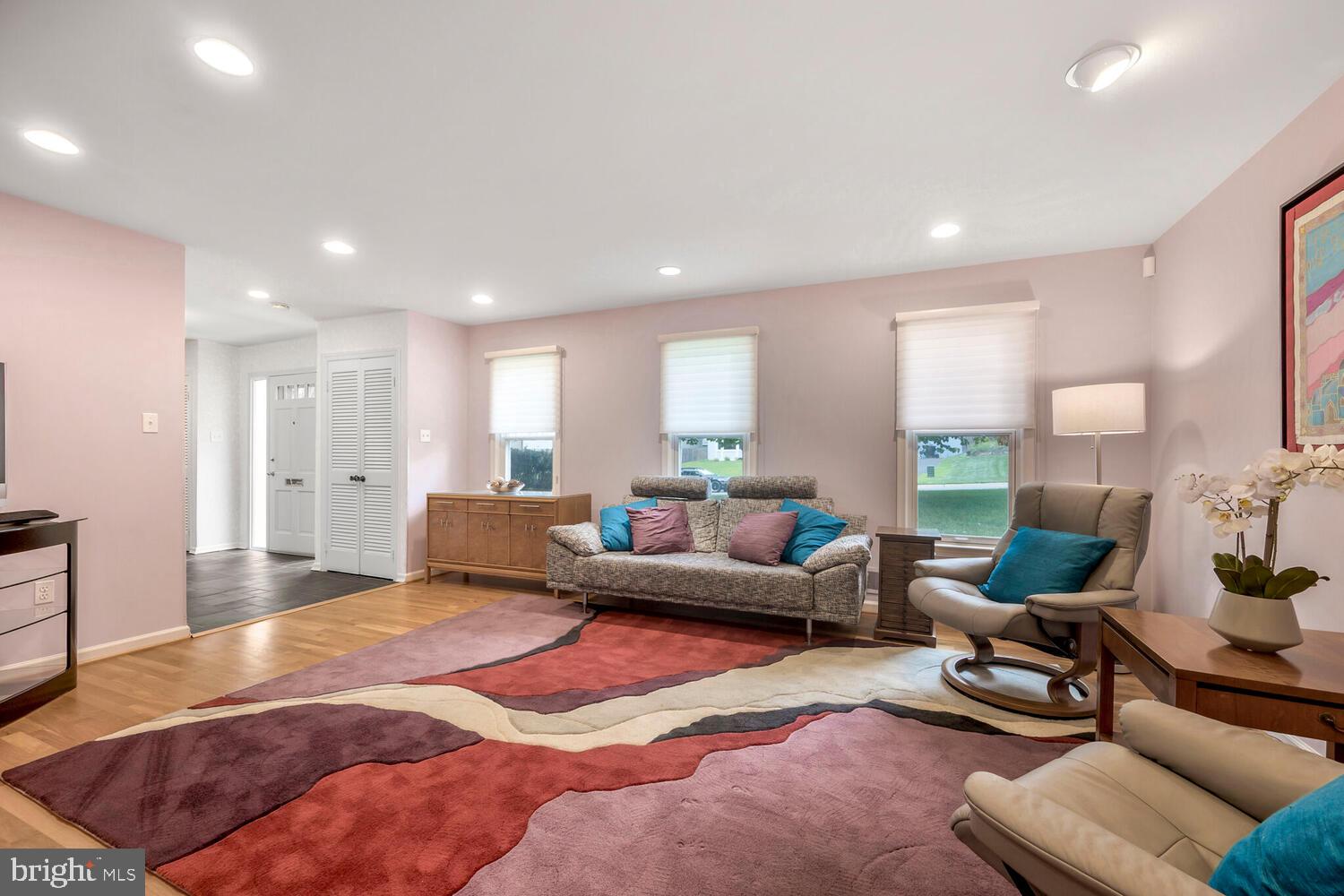 7906 Ivymount Terrace Potomac, MD 20854 - Photo 7 of 41 Living Room w/hardwood floors
recessed lighting